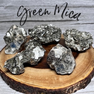 Beautiful Green Mica Raw Stone, Silvery Green Mica Rough Stone, Flashy Mica, Specimen