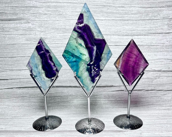 Fluorite Diamond Carving on Zodiac Sign Stand, Fluorite Diamond, Fluorite with Rainbows, Metal Stand with Zodiac Signs
