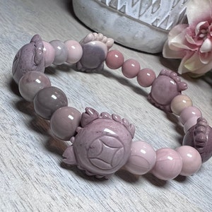 Alashan Agate Crab Bracelet, Alashan Agate Bracelet, 16mm Crab Beads and 8mm Round Beads, Pink Purple Alashan Agate