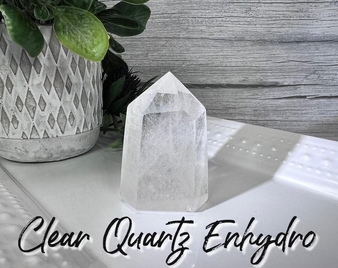Enhydro Quartz Tower, Clear Quartz Tower with Enhydro Bubble