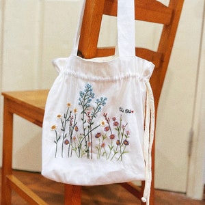 Drawstring Flower Garden Embroidered Linen Tote Bag, Shoulder Bag, Daisy Tote Bag, Hand Embroidered Tote, Personalised Bag, Shopping Bag