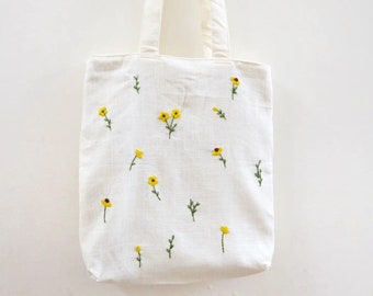 Floral Embroidered Linen Tote Bag With Zipper-Pocket, Wild Flower Tote Bag, Hand Embroidered Tote Bag, Personalised Tote Bag, Shopping Bag
