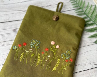 Custom Embroidered Book Sleeve, Daisy Flower Embroidered Book Cover, Fabric Book Sleeve, Padded Book Sleeve, Personalized iPad Case,