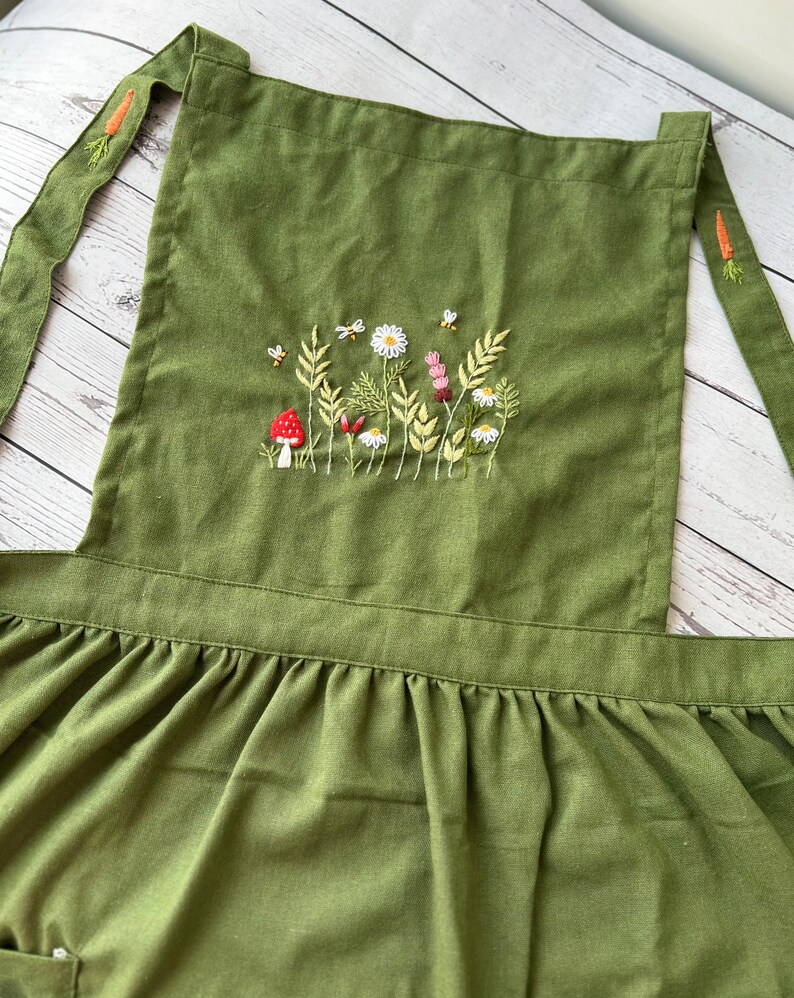 Personalized Hand Embroidered Apron Women, Floral Garden Embroidered Apron, Linen Apron, Gardening Apron,Kitchen Apron,Bee Apron,Daisy Apron image 1