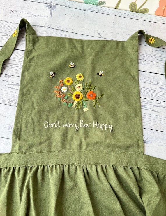 ひまわりの手刺繍エプロン（女性用）、花柄刺繍エプロン、リネン