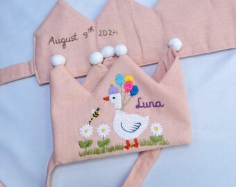 Bestickte Leinen Krone mit niedlicher Gans, Baby Geburtstagskrone, Kinderkrone, personalisiertes Geschenk, erstes Geburtstagsgeschenk, Namenskrone