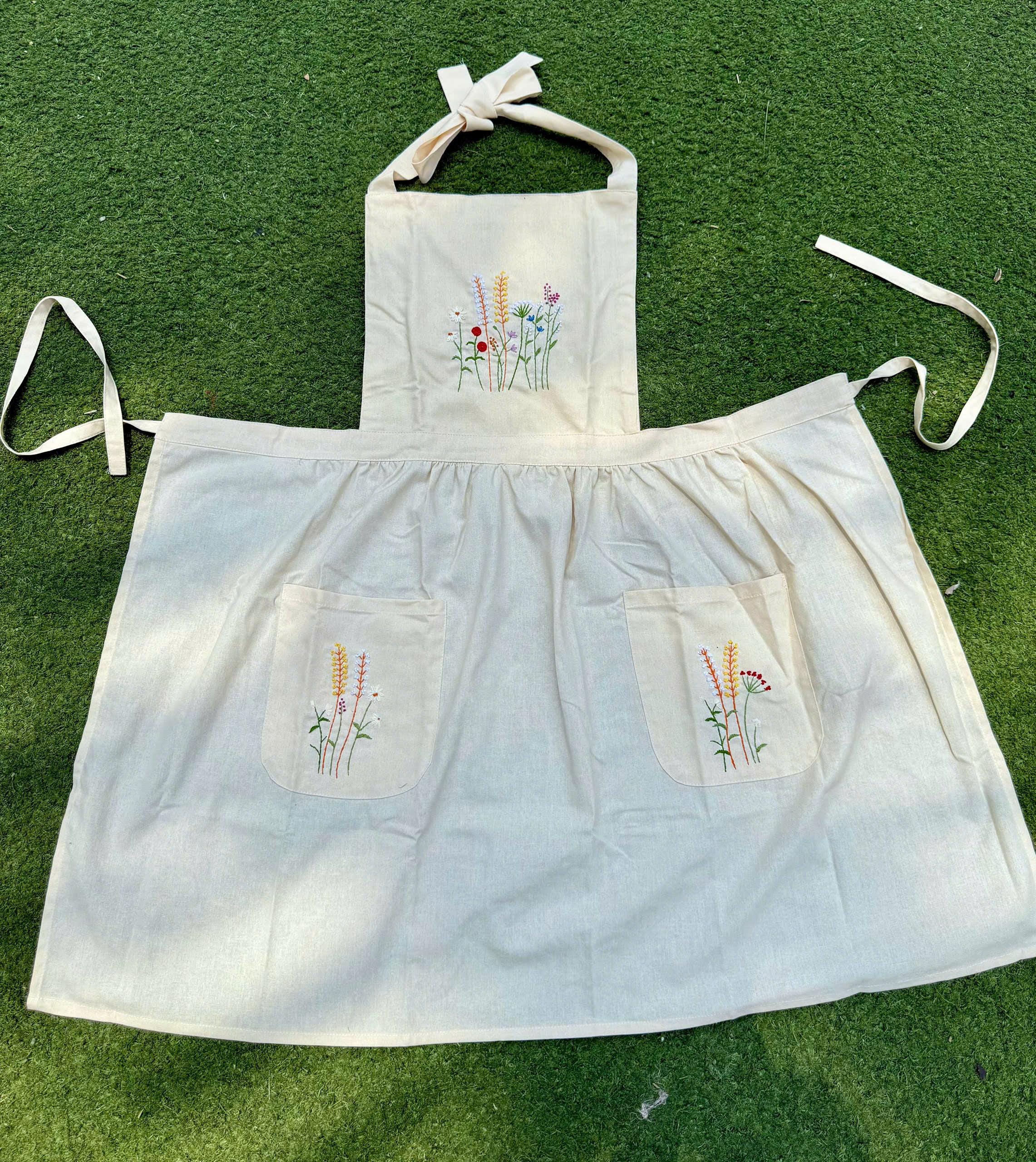 手仕事/手刺繍/エプロン/花刺繍/美しい il_fullxfull.6885030655_hvnb.jpg