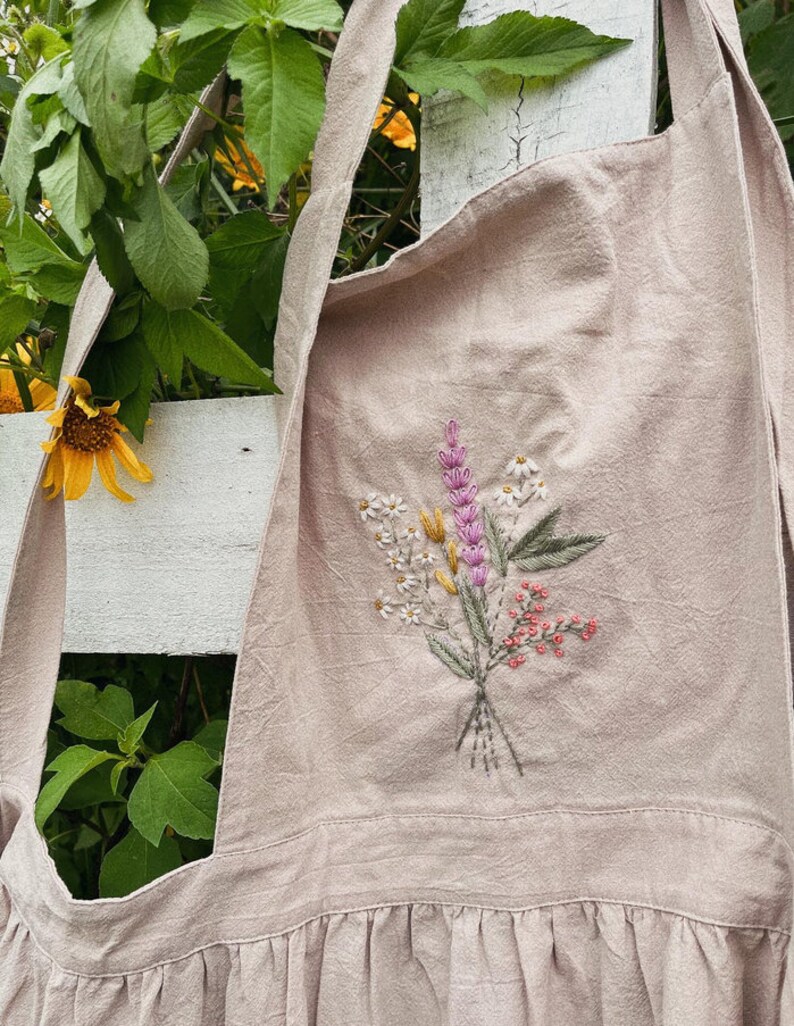 Floral Embroidered Apron For Women, Personalized Hand-Embroidered Apron, Linen Cotton Apron, Flower Embroidery Linen Apron, Custom Apron zdjęcie 8