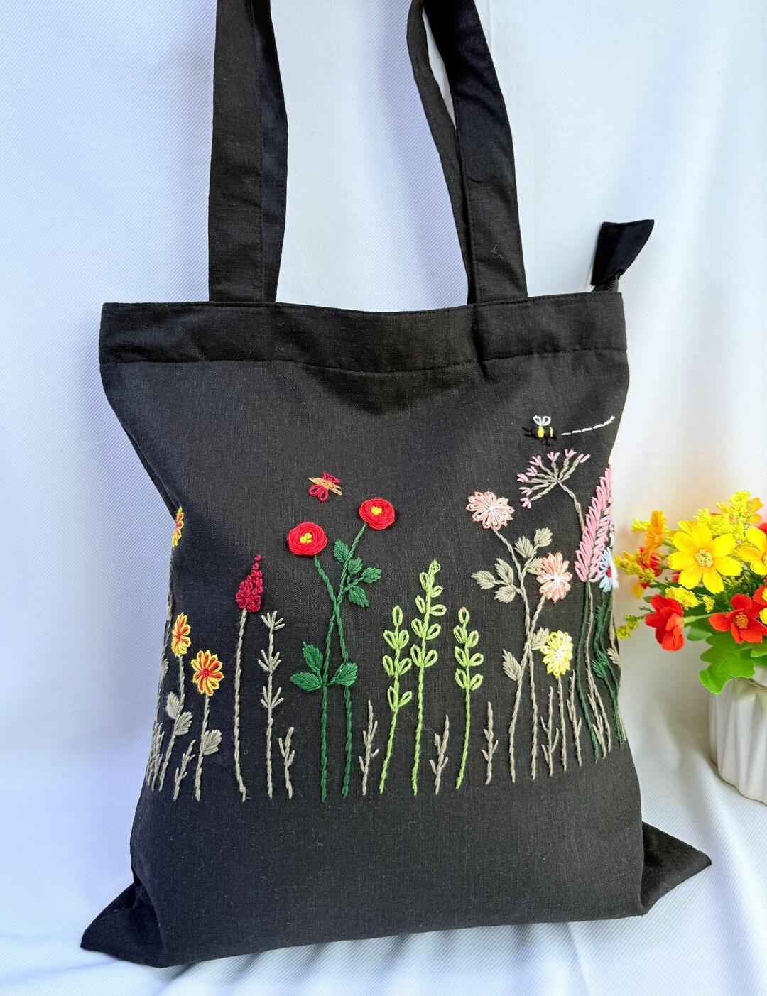 Floral Garden Embroidered Tote Bag With Zipper and Pocket, Wild Flower ...