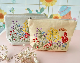 Personalized Hand Embroidered Flower Cosme tic Bag, Linen Pouch, Handmade Makeup Bag, Bridesmaid Gift, Linen Coin Purse,Daisy Embroidery Bag