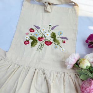 Strawberry Hand Embroidered Apron Women, Personalized Apron, Flower Embroidered Apron, Linen Apron, Gardening Apron, Kitchen Apron,Bee Apron