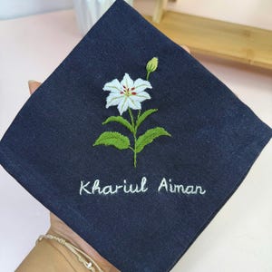 Lily Embroidered Handkerchiefs, Personalized Embroidered Linen Handkerchief, Hand Embroidered, Wedding Handkerchief,Wedding Gift