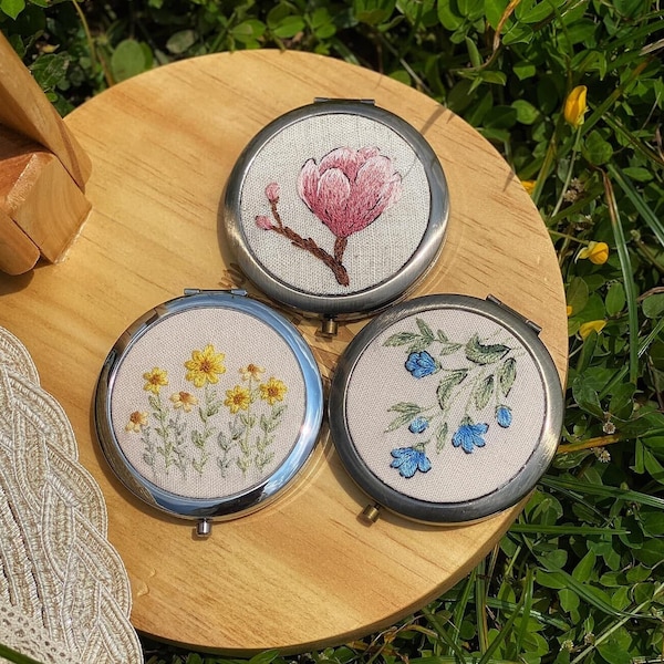 Wild flower Embroidered Compact Mirror Comes With a Drawstring Bag, Roses Pocket Mirror, Daisy Mirror, Makeup Mirror, Bridesmaid Mirrors.