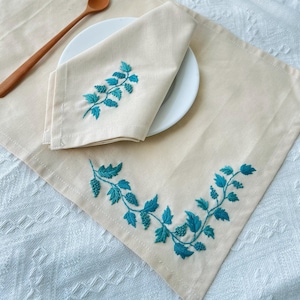 Embroidered rustic linen placemats and napkins set, Personalized floral hand embroidered placemats, Embroidered inen napkin, Boho home decor
