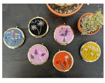 Wild flower Embroidered Compact Mirror Comes With a Drawstring Bag, Pocket Mirror, Daisy Mirror, Makeup Mirror, Bridesmaid Mirrors.