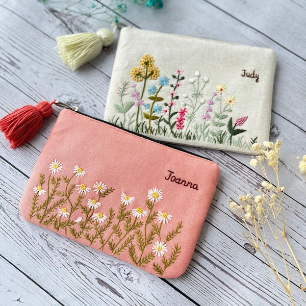 Personalized Hand Embroidered Flower Pouch, Daisy Linen Wallet, Handmade Makeup Bag, Bridesmaid Gift, Linen Coin Purse, Rose Embroidery Bag