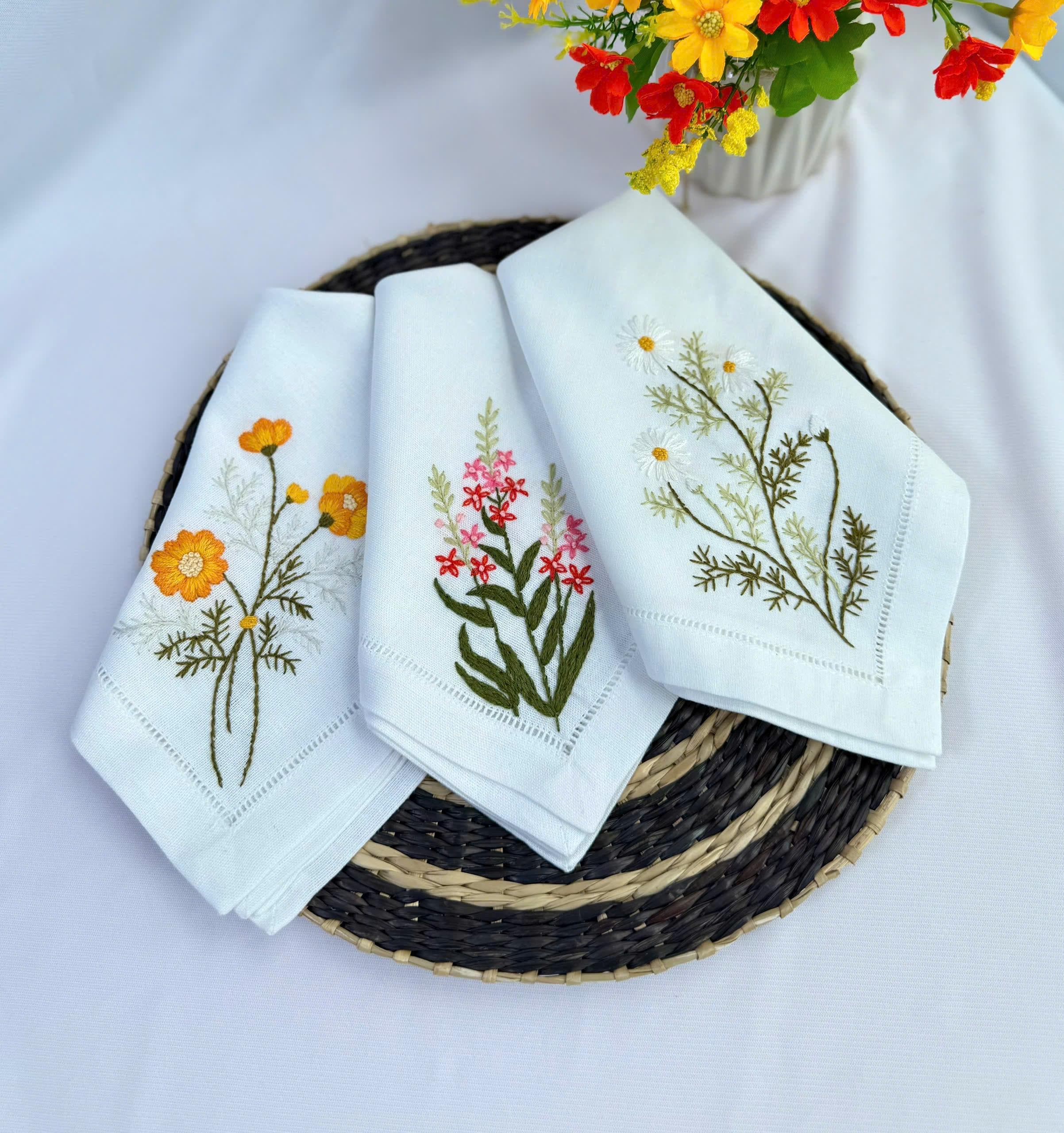 花柄手刺繍リネンナプキン、ワイルドフラワーリネンナプキン
