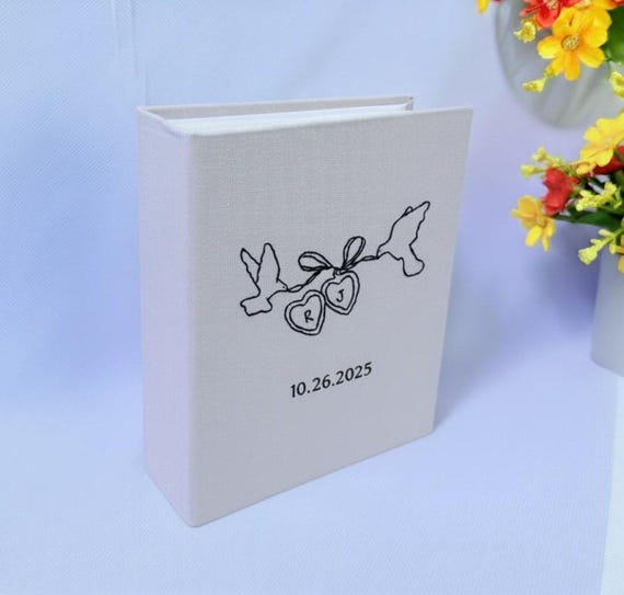 Hand Embroidered Photo Album With Sleeves, Personalized Photo Album, Anniversary Gift,  Unique Photo Album, Wedding Embroidered Photo Album.
