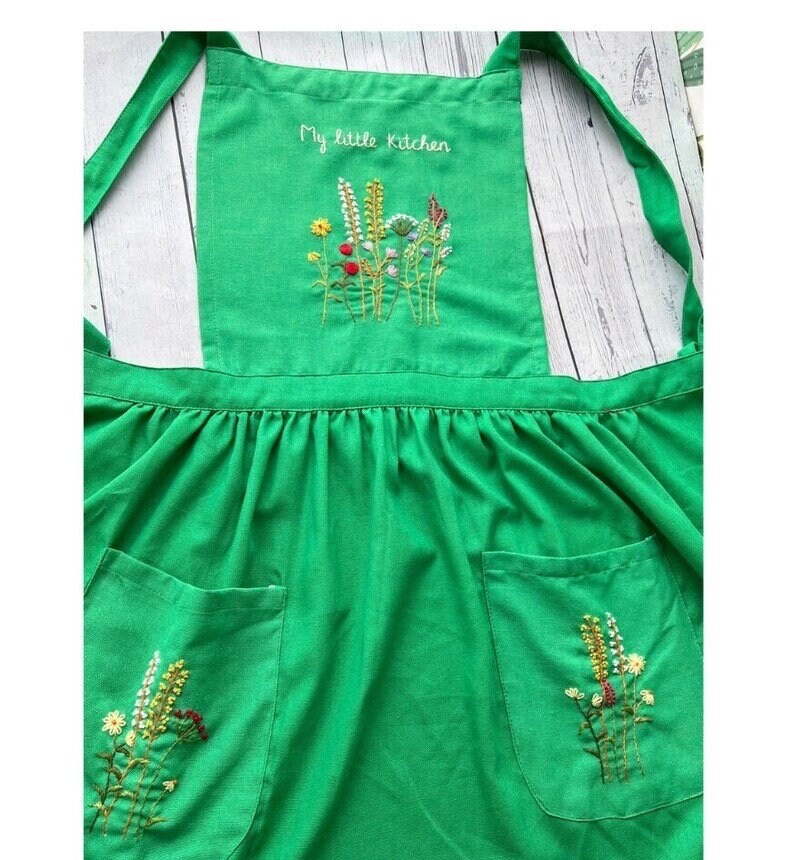 手仕事/手刺繍/エプロン/花刺繍/美しい 手仕事/手刺繍/エプロン/花刺繍/美しい 手仕事/手刺繍/エプロン/花刺繍