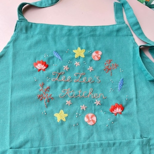 Seashell Embroidered Apron, Personalized Hand-Embroidered Apron, Linen Cotton Apron, Custom Embroidery Linen Apron, Cute apron