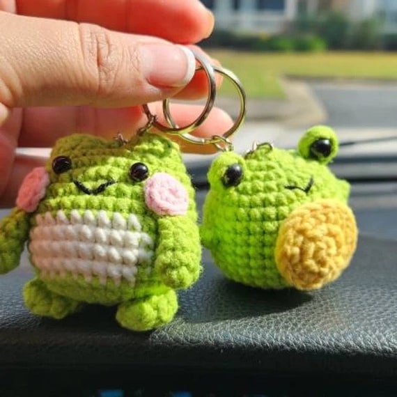 Cute Frog Plush Keychain & Coin Purse – Mini Storage Bag For Earphones, Cards, Coins, & More - View #9