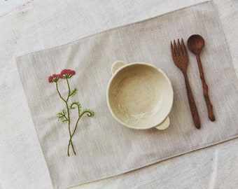 Embroidered rustic linen placemats, Personalized floral hand embroidered placemats, Washable Placemats rectangular, Boho home decor