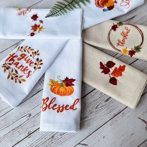 Thanksgiving Hand Embroidered Linen Napkins, Personalized Napkin,Pumpkin Napkin, Maple Leaf,Dinner Napkin,Christmas Decor,Reusable napkin