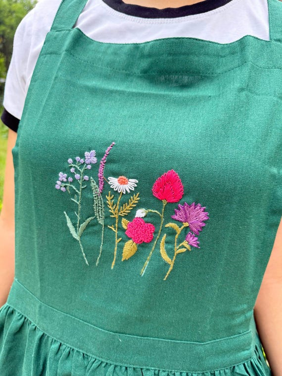 花柄刺繍入りエプロン（女性用）、名入れ手刺繍エプロン、リネン