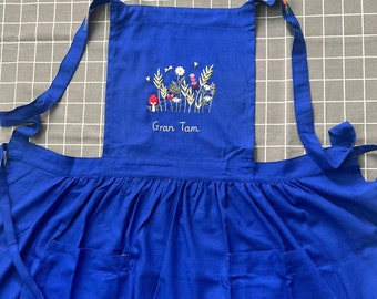 Personalized Hand Embroidered Apron Women, Floral Garden Embroidered Apron, Linen Apron, Gardening Apron,Kitchen Apron,Bee Apron,Daisy Apron