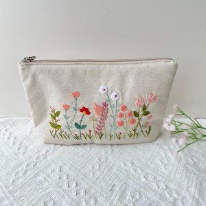 Personalized Hand Embroidered Cosmetic Bag, Flower Pouch, Linen Bag, Handmade Makeup Bag, Bridesmaid Gift,Linen Coin Purse,Embroidery Bag