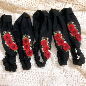 Turban en lin brodé floral, bandeau brodé à la main, turban de broderie rose, accessoires pour cheveux faits à la main, cadeaux brodés, cadeau pour maman Black (red rose)