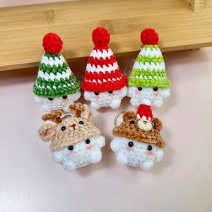 Cute Christmas Mushroom Keychain, Crochet Mini Mushroom, Mushroom Themed Christmas Keychain, Christmas gift, Cute Keychain, Cute Gift.