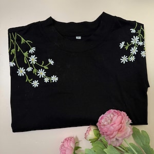 Hand Embroidery T-shirt, Custom Embroidered Tshirt, Flower Hand Embroidered Sweatshirt, Unique T-shirt, Personalized T-shirt