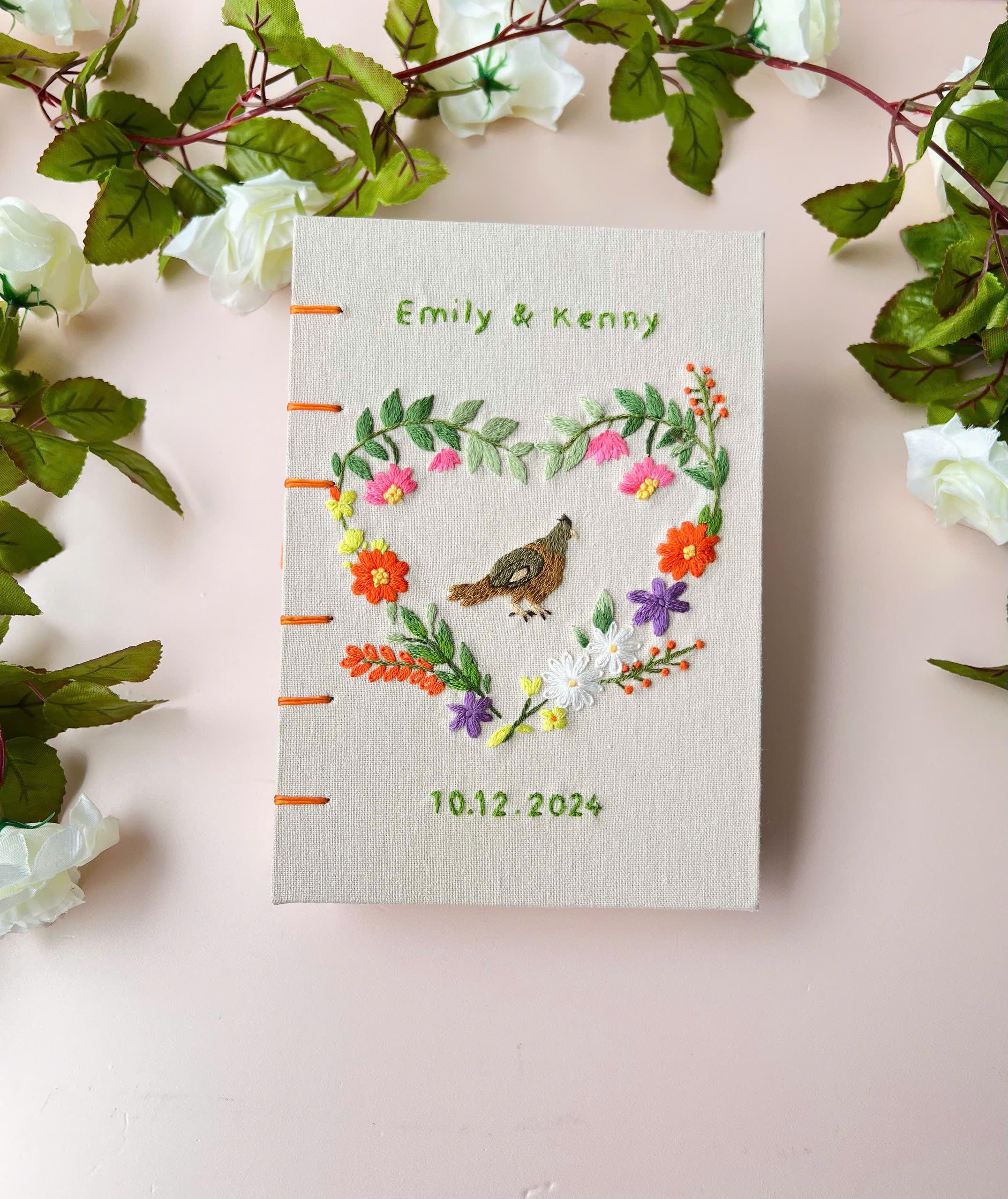 刺繍入りジャーナルノートA5、花柄手刺繍ノート、布製カバー、デイジー