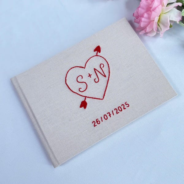 Aangepast handgeborduurd gastenboek, fotoalbum, hartpijl ontwerp, linnen bruiloft-gastenboek, herinneringsboek, handgemaakte stoffen notebook