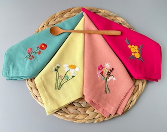 Blombroderade servetter, handbroderade linneservetter, middagsservetter i linne med vildblommor, bordsdekoration, återanvändbart servettset, familjeservett