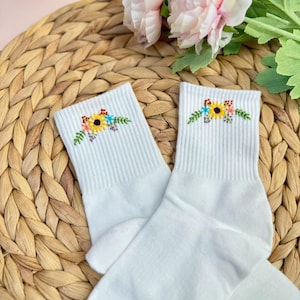 Custom Hand Embroidered Cotton Socks, One Pair Of Socks, Flower And Name Embroidery Socks,Personalized Socks,Mushroom Sock,Women Cute Socks