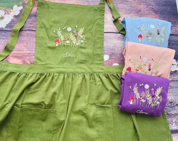 Hand Embroidered Apron Women, Personalized Apron, Flower Garden Embroidered Apron, Linen Apron, Gardening Apron, Kitchen Apron, Bee Apron