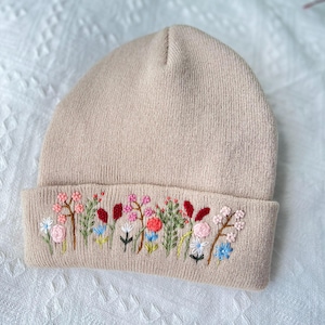 Hand Embroidered Beanie, Wild Flower Beanie, Daisy Beanie, Boho Beanie, Winter Hat, Christmas Gift, Birthday Gift