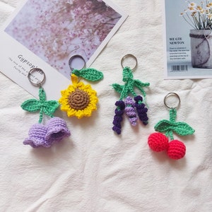 Crochet Flower Keychain, Buy 3 Get 1, Sunflower Keychain, Tulip Keychain, Handmade Flowers Keyring,Cute keychain,Bag Charm,Backpack keychain