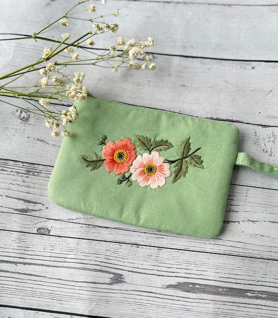 パーソナライズされた手刺繍の花のポーチ、リネンの財布、手作りの 