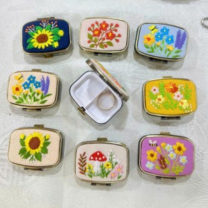 Floral Hand Embroidered Jewelry Box Comes With Drawstring Bag, Jewelry Box With Mirror, Bridesmaid Gift, Valentine&#39;s Gift, Mother&#39;s day Gift