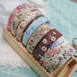 Flower Hand Embroidered Headband, Floral Headband, Daisy headband, Handmade Headband, Gift for her, Gift For Daughter, Pink Headband
