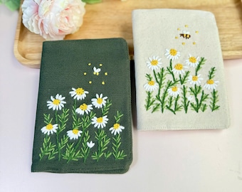 Funda de pasaporte bordada a mano personalizada, Funda de pasaporte bordada con flores, Funda de pasaporte personalizada, Funda de pasaporte hecha a mano, Regalo personalizado