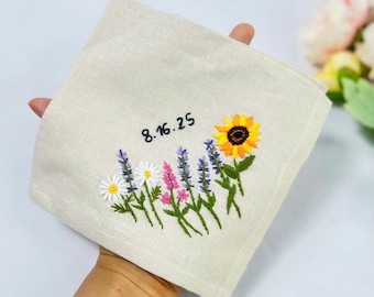 花とミツバチの刺繍入りリネンハンカチ（ブルー系） パーソナライズ