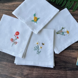 Custom Embroidered handkerchiefs, Linen Daisy Embroidered Handkerchief, Wild Flower Handkerchief, Hand Embroidered,Personalized Handkerchief