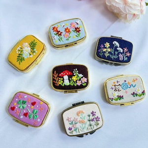 Floral Hand Embroidered Jewelry Box Comes With Drawstring Bag, Jewelry Box With Mirror, Bridesmaid Gift, Valentine&#39;s Gift, Mother&#39;s day Gift
