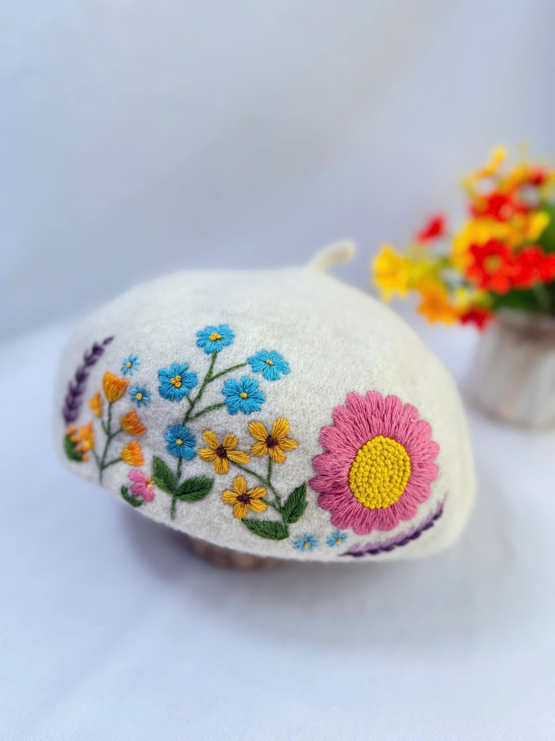 Beautiful Flowers Embroidered French Beret, Hand Embroidery  display picture 2