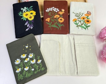 Funda de pasaporte bordada a mano personalizada, Funda de pasaporte bordada con flores, Funda de pasaporte personalizada, Funda de pasaporte hecha a mano, Regalo personalizado