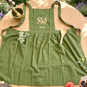 Hand Embroidered Apron Women, Personalized Apron, Flower Garden Embroidered Apron, Linen Apron, Gardening Apron, Kitchen Apron, Bee Apron